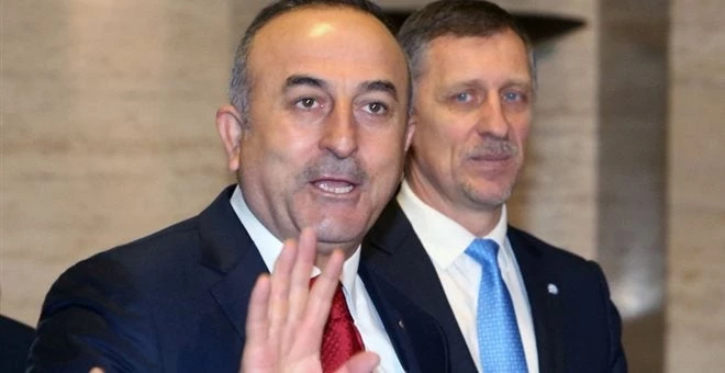 Τσαβούσογλου: Οργανωμένο σχέδιο κατά της λίρας και από μουσουλμανικές χώρες